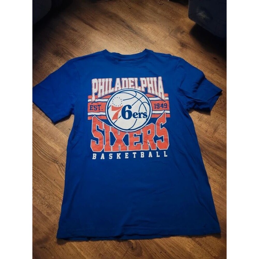 Philadelphia 76ers Shirt Mens Medium Royal Blue NBA Basketball Graphic Tee Crew